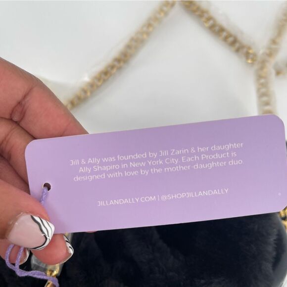 Jill & Ally Women’s Black Faux Fur Convertible Clutch Crossbody Bag One Size - Picture 10 of 16